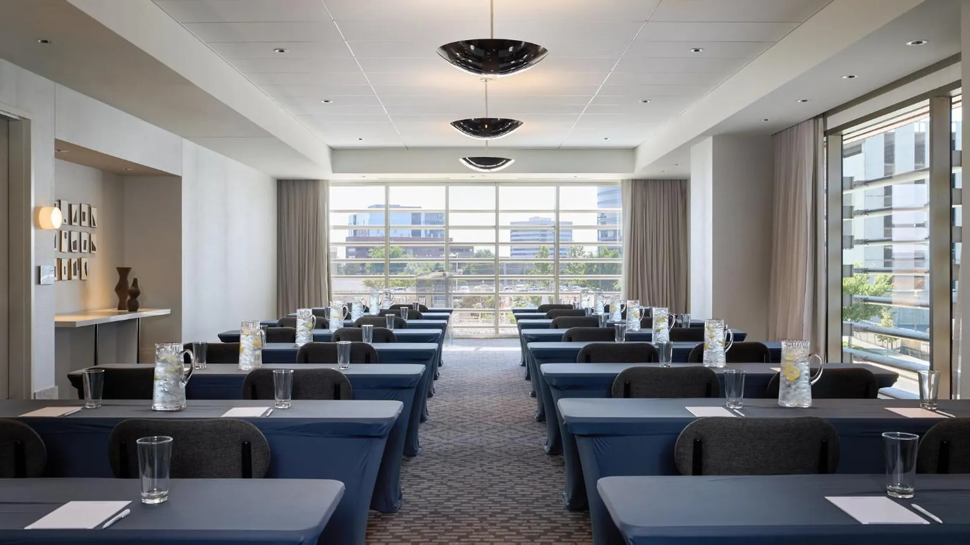 Kimpton Claret Hotel By Ihg Денвер